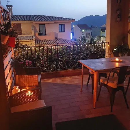 בית נופש Spazioso Con Terrazza A Due Passi Dal Centro *